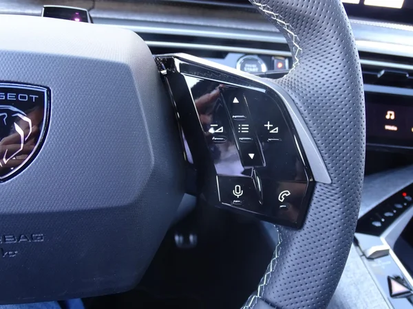 Peugeot e-3008 (2026) — foto 10 van 24
