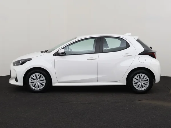 TOYOTA Yaris (2021) — foto 12 van 25