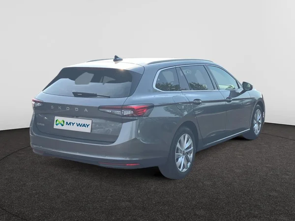 SKODA Superb Combi (2025) — foto 3 van 25