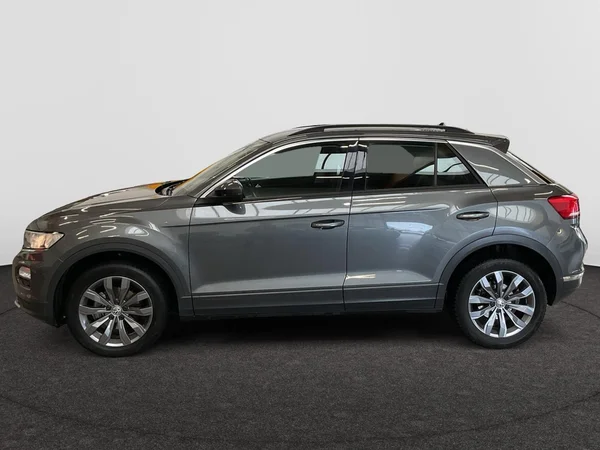 VOLKSWAGEN T-Roc (2019) — foto 12 van 51