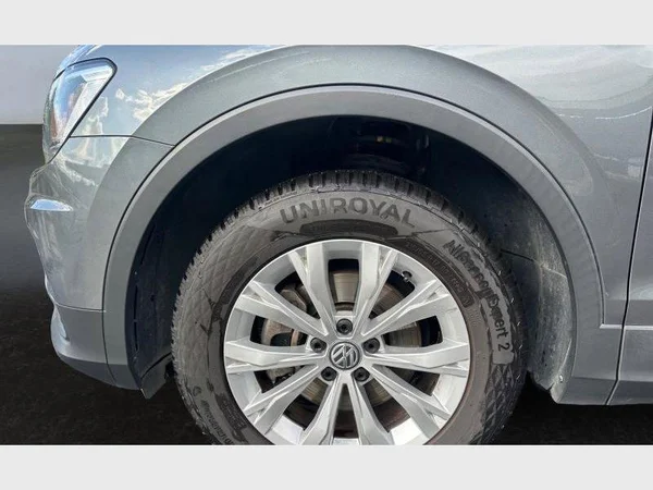 Volkswagen Tiguan Allspace (2021) — foto 2 van 28