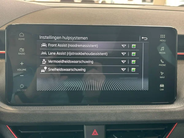 SKODA Scala (2024) — foto 8 van 19