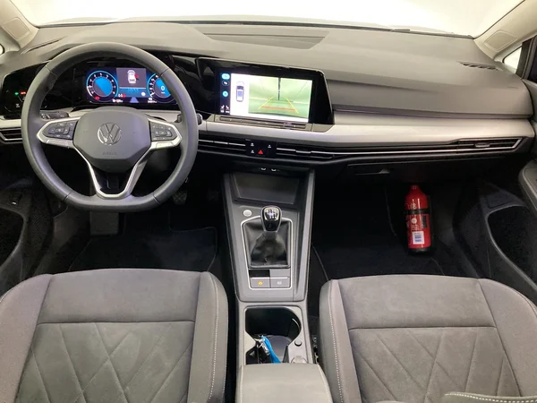 VOLKSWAGEN Golf VIII SW (2024) — foto 5 van 36