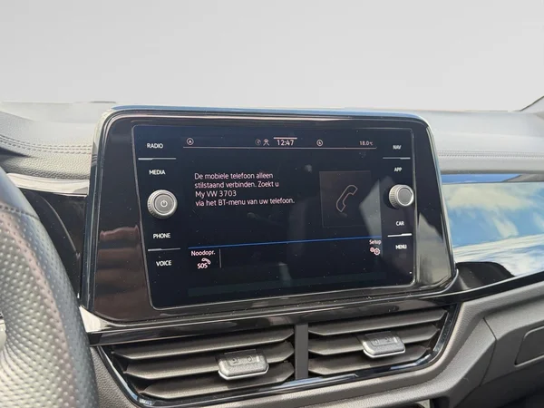 VOLKSWAGEN T-Roc (2023) — foto 8 van 23