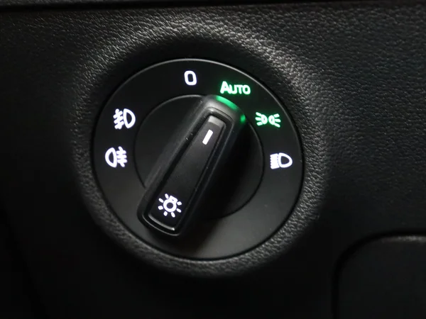 SKODA Karoq (2023) — foto 18 van 27