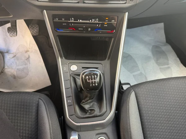 VOLKSWAGEN Taigo (2025) — foto 6 van 20