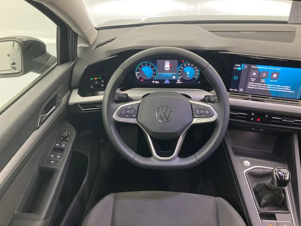 VOLKSWAGEN Golf Variant VIII (2023) — foto 15 van 36