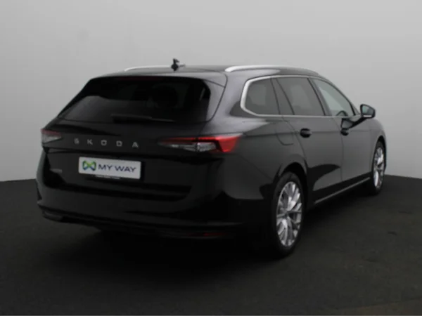 SKODA Superb Combi (2026) — foto 15 van 21