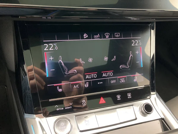 AUDI e-tron (2019) — foto 7 van 31