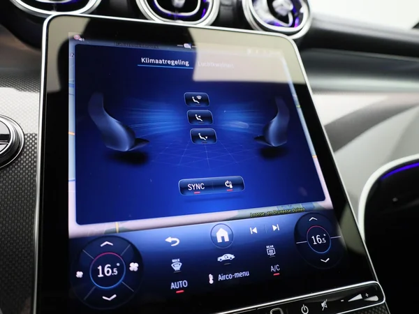 Mercedes-Benz GLC (2025) — foto 22 van 49
