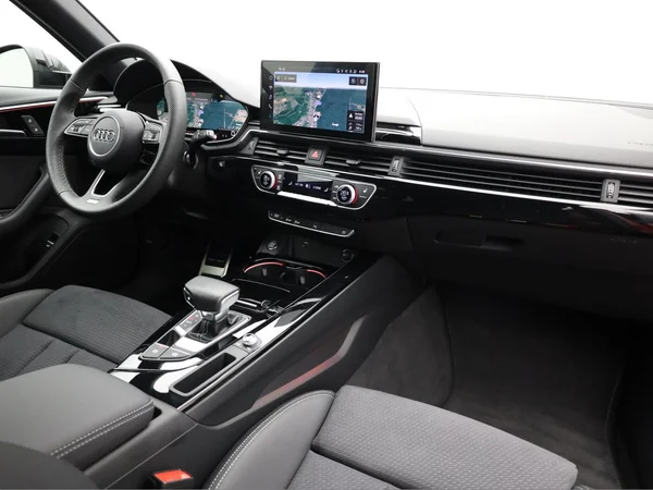 AUDI A4 Avant (2025) — foto 19 van 25