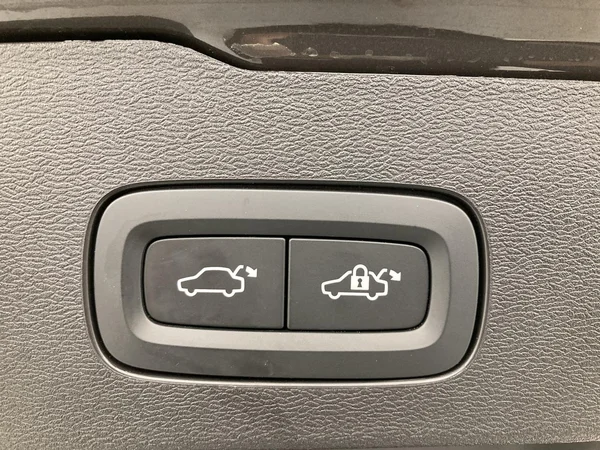 VOLVO V60 (2023) — foto 18 van 36