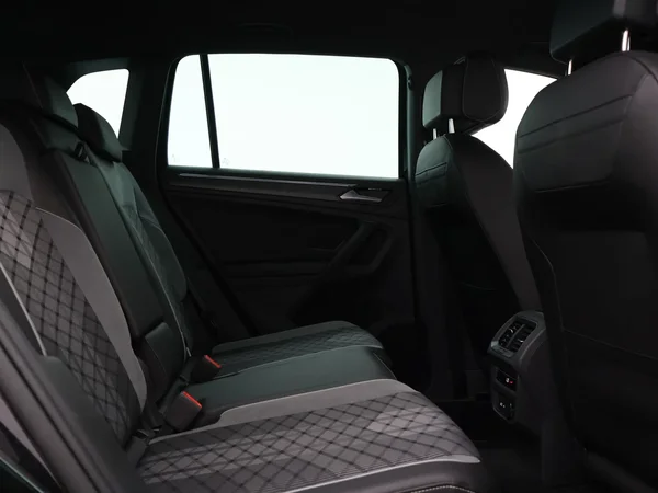 Volkswagen Tiguan (2022) — foto 2 van 27