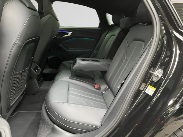 AUDI A5 e-hybrid (PHEV) (2025) — foto 8 van 24