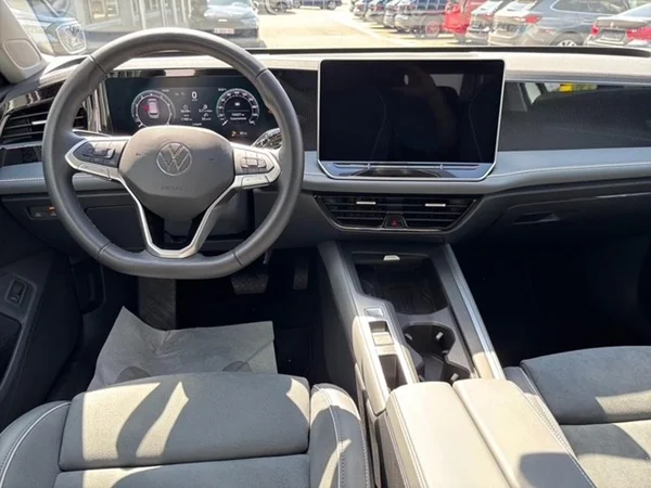 VOLKSWAGEN Passat SW (2025) — foto 21 van 25