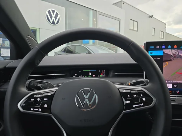 VOLKSWAGEN ID.7 Tourer (2025) — foto 2 van 18