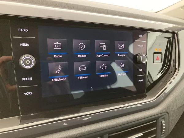 VOLKSWAGEN Polo (2020) — foto 6 van 35