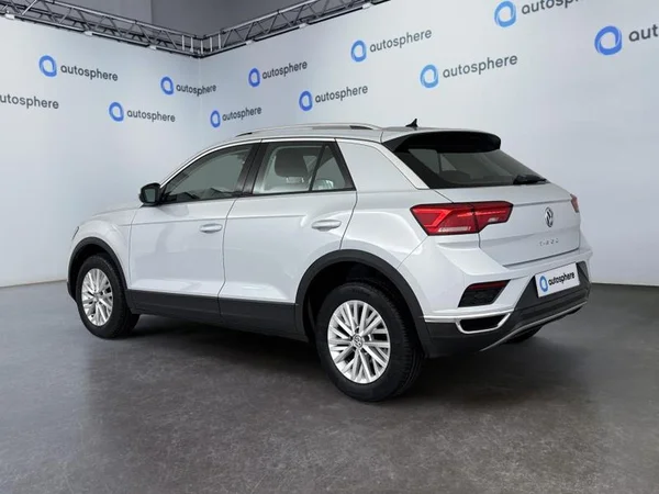 VOLKSWAGEN T-Roc (2018) — foto 15 van 17