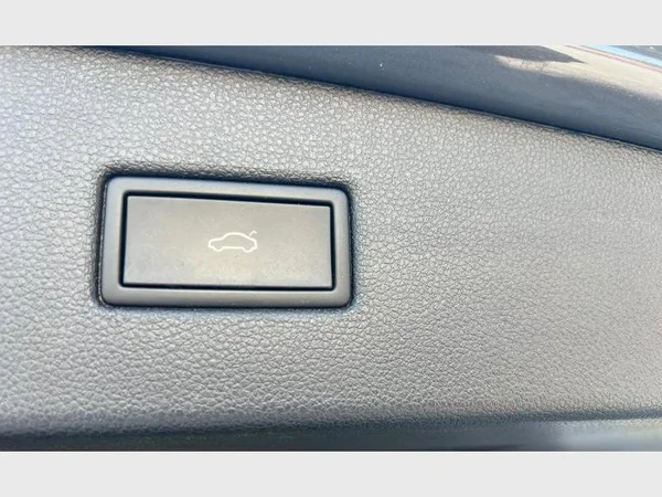 Volkswagen Tiguan (2022) — foto 17 van 27