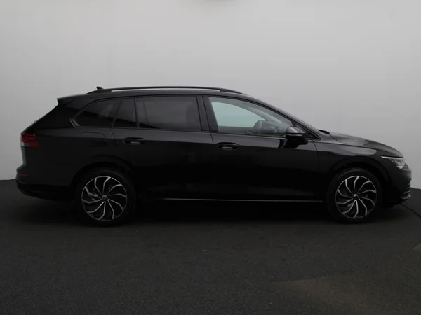 VOLKSWAGEN Golf VIII SW (2024) — foto 2 van 21