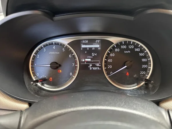 Nissan Micra (2018) — foto 3 van 18