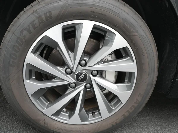 AUDI Q6 Sportback e-tron (2025) — foto 30 van 32