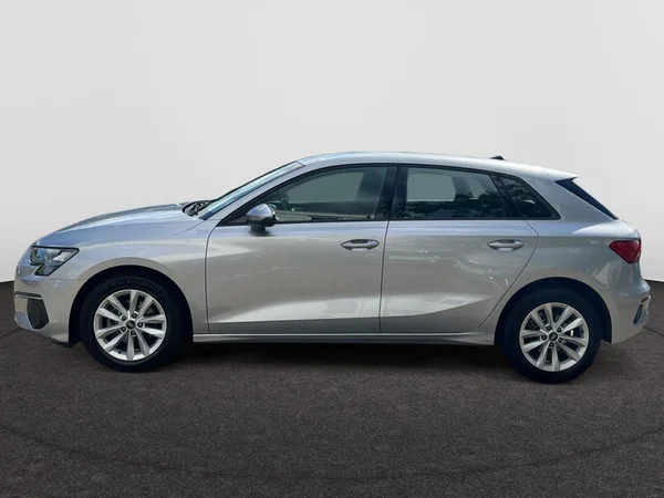 AUDI A3 Sportback (2024) — foto 12 van 24
