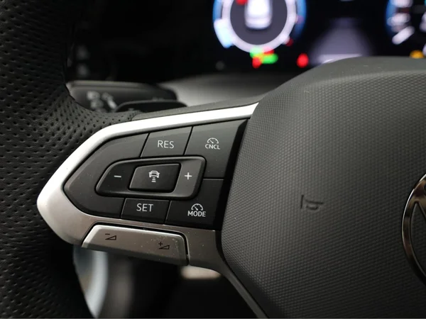 VOLKSWAGEN Golf VIII (2025) — foto 4 van 22