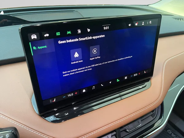 SKODA Enyaq (2025) — foto 4 van 15