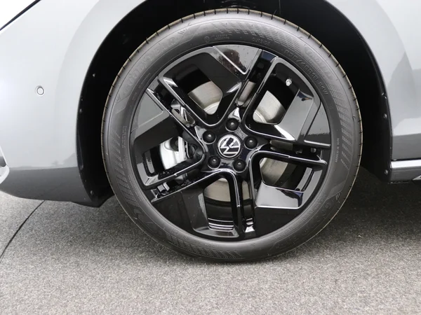 VOLKSWAGEN Passat Variant eHybrid (PHEV) (2025) — foto 10 van 25