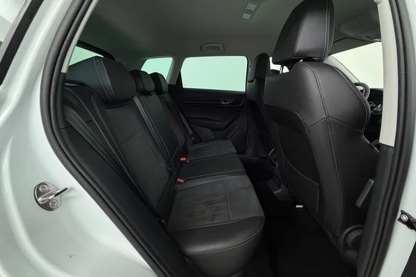 Skoda Karoq (2020) — foto 6 van 38