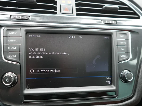 VOLKSWAGEN Tiguan Dsl (2016) — foto 21 van 31