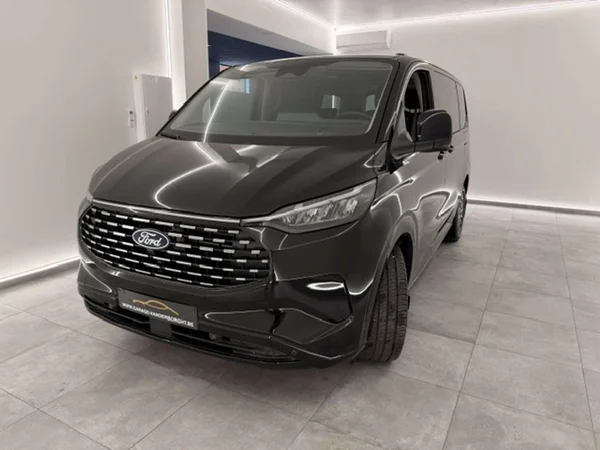 Ford Tourneo Custom — foto 18 van 24