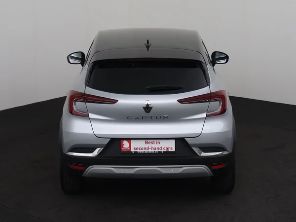 RENAULT Captur (2022) — foto 25 van 28