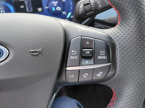 Ford Kuga (2023) — foto 9 van 21