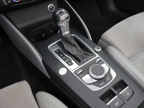 Audi A3 (2018) — foto 13 van 22
