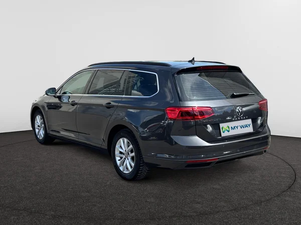 VOLKSWAGEN Passat Variant (2022) — foto 12 van 21