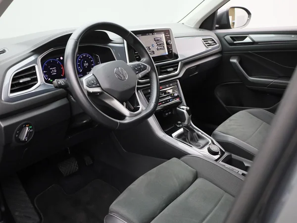 Volkswagen T-Roc (2024) — foto 10 van 39