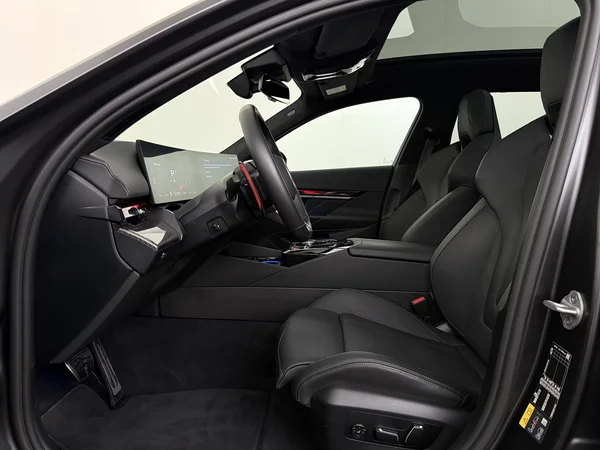 BMW M5 (2026) — foto 2 van 35