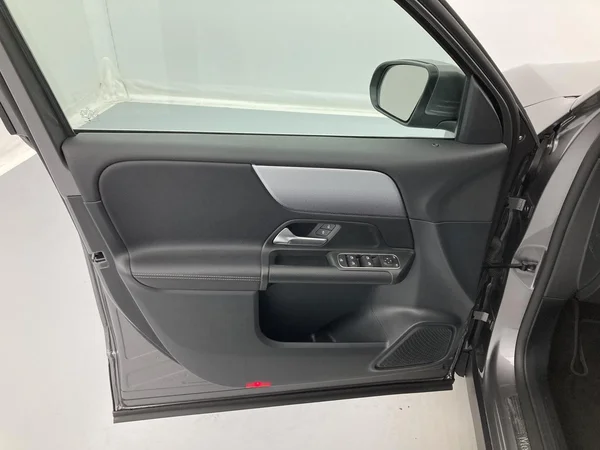 MERCEDES-BENZ GLB 180 (2022) — foto 20 van 36
