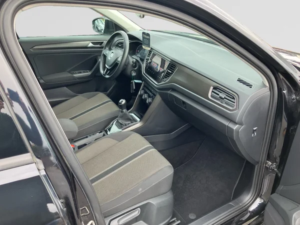 VOLKSWAGEN T-Roc (2020) — foto 2 van 25
