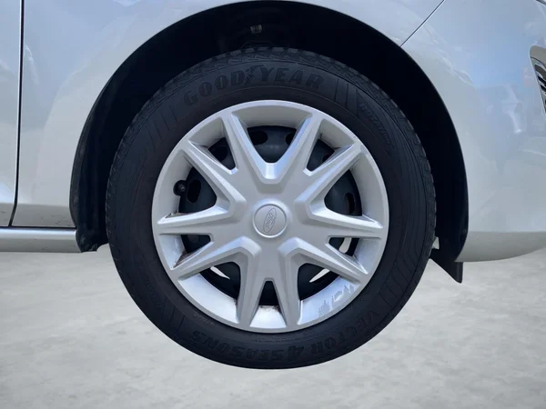 Ford Fiesta (2019) — foto 18 van 20