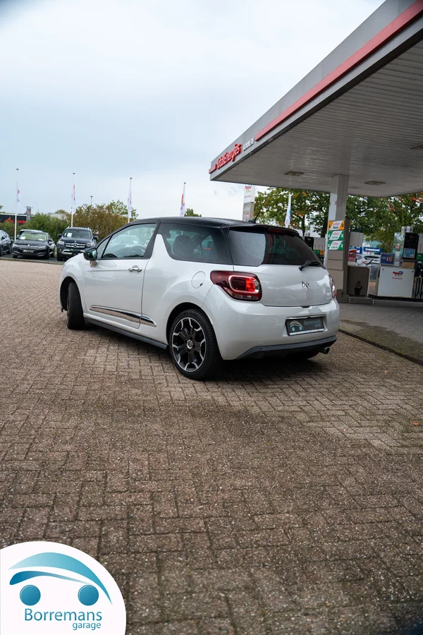 Citroen DS3 (2015) — foto 14 van 37