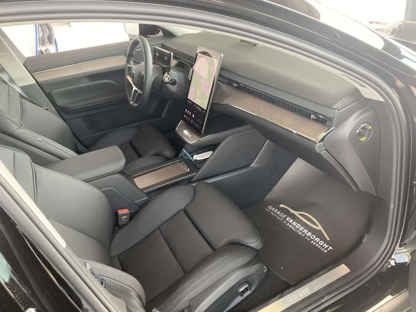 Volvo ES90 — foto 18 van 19