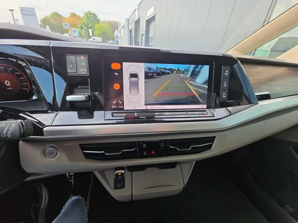 VOLKSWAGEN Multivan T7 (2023) — foto 5 van 24