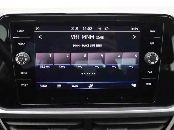VOLKSWAGEN T-Roc (2022) — foto 11 van 25