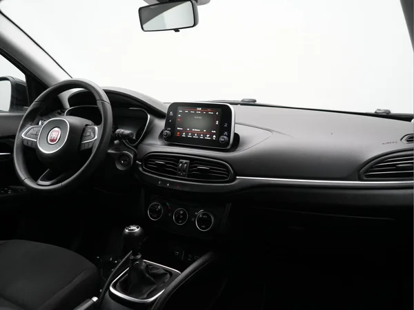 FIAT Tipo Hatchback (2016) — foto 6 van 22