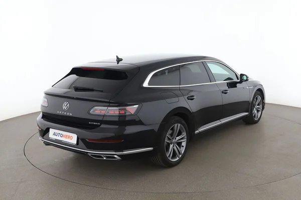 Volkswagen Arteon (2022) — foto 12 van 16