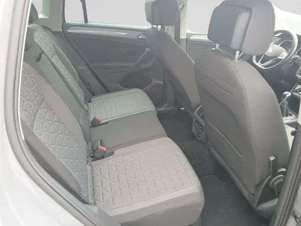 VOLKSWAGEN Tiguan Dsl (2020) — foto 5 van 19