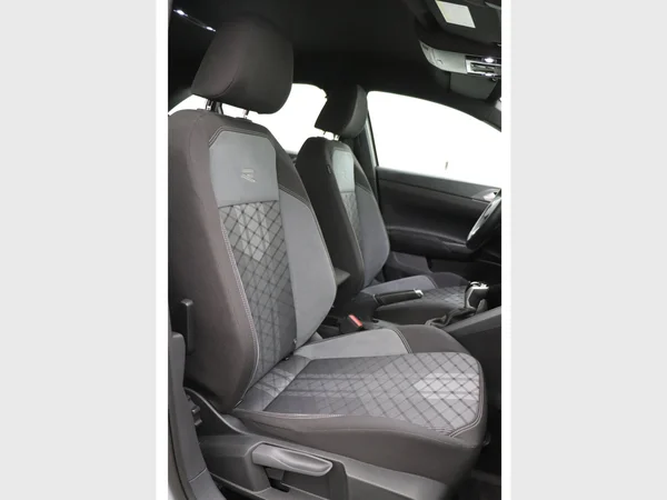 VOLKSWAGEN Taigo (2024) — foto 10 van 24